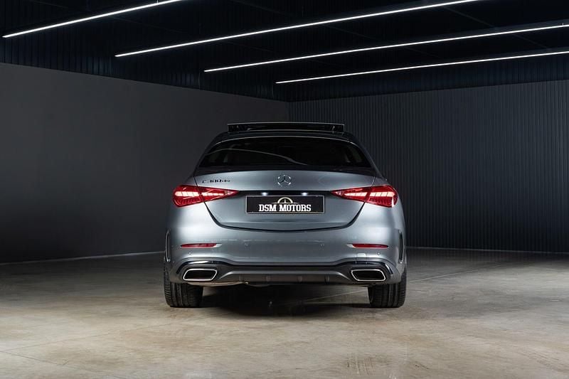 Usado Mercedes C300 AMG line 313 HP (230 kW) 2025 Cinza Sedan