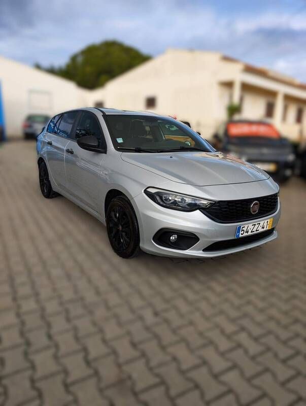 Cinzento Usado 2020 Fiat Tipo Wagon Carrinha | € 12.900 (Bom preço) - Imagem 1/4