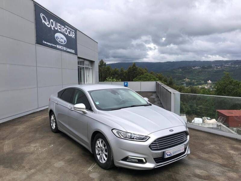 Cinzento Usado 2018 Ford Mondeo Titanium Citadino | € 16.900 (Caro) - Imagem 1/4
