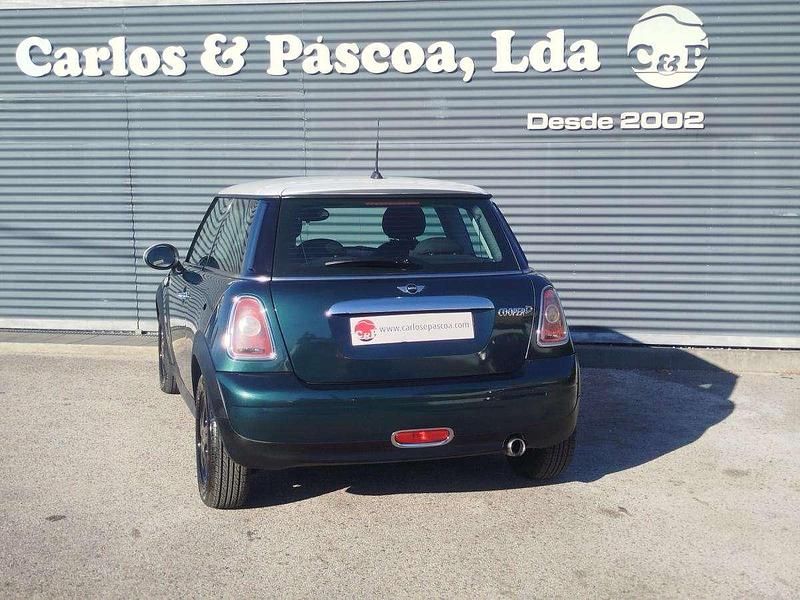 Usado Mini ONE 90 HP (66 kW) 2007 Verde Citadino