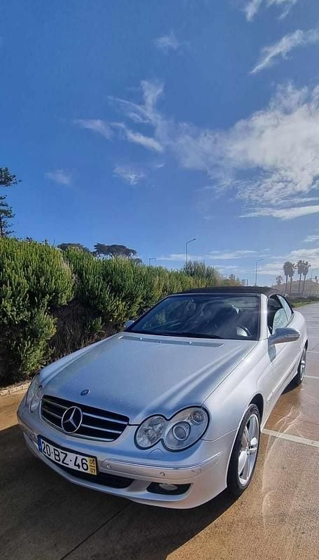 Cinzento Usado 2006 Mercedes CLK200 Cabrios | € 12.250 (Preço justo) - Imagem 1/4