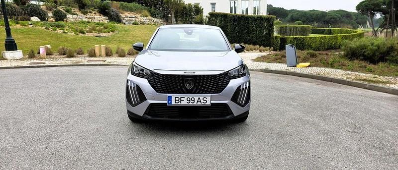 Usado Peugeot 2008 100 HP (73 kW) 2023 SUV