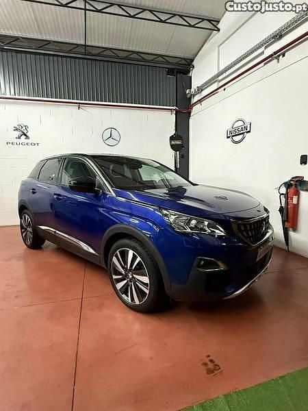 Azul Usado 2019 Peugeot 3008 Allure SUV | € 12.500 (Super Preço) - Imagem 1/1