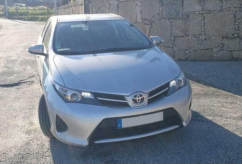 Usado 2015 Toyota Auris Touring Sports Carrinha | € 8.990 (Preço justo) - Imagem 1/4
