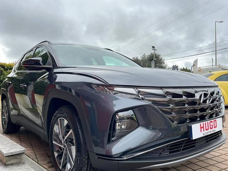 Usado Hyundai Tucson Premium 116 HP (85 kW) 2024 Cinzento SUV