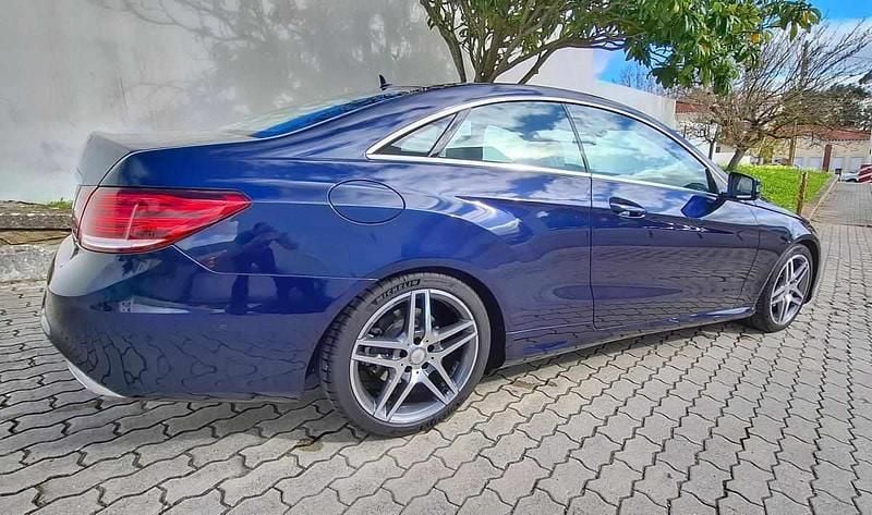 Usado Mercedes E250 204 HP (150 kW) 2013 Azul Coupé