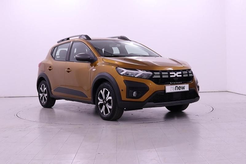 Laranja atacama Usado 2023 Dacia Sandero Expression Citadino | € 17.790 (Preço justo) - Imagem 1/4