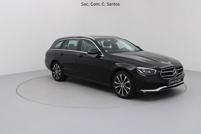 Usado Mercedes E300 Avantgarde 316 HP (232 kW) 2023 Preto Carrinha