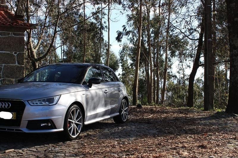 Usado 2015 Audi A1 S-Line Citadino | € 14.700 (Preço elevado) - Imagem 1/4