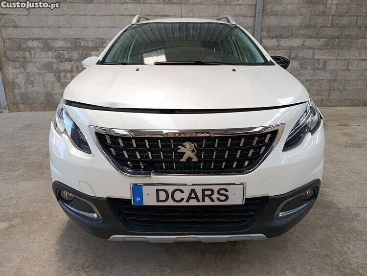 Branco Usado 2017 Peugeot 2008 Allure SUV | € 5.680 - Imagem 1/1