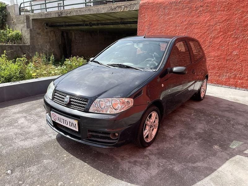 Usado 2005 Fiat Punto Sport Citadino | € 2.150 (Bom preço) - Imagem 1/4