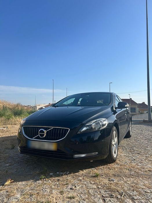 Usado 2017 Volvo V40 Carrinha | € 8.999 (Preço justo) - Imagem 1/4