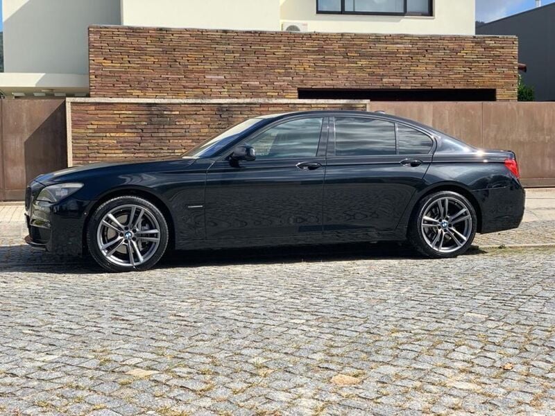 Usado 2009 BMW 740 Comfort Edition Sedan | € 20.000 - Imagem 1/4