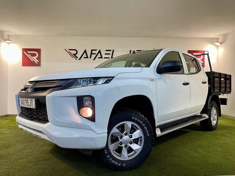 Branco Usado 2022 Mitsubishi L Invite SUV | € 32.500 (Preço justo) - Imagem 1/4