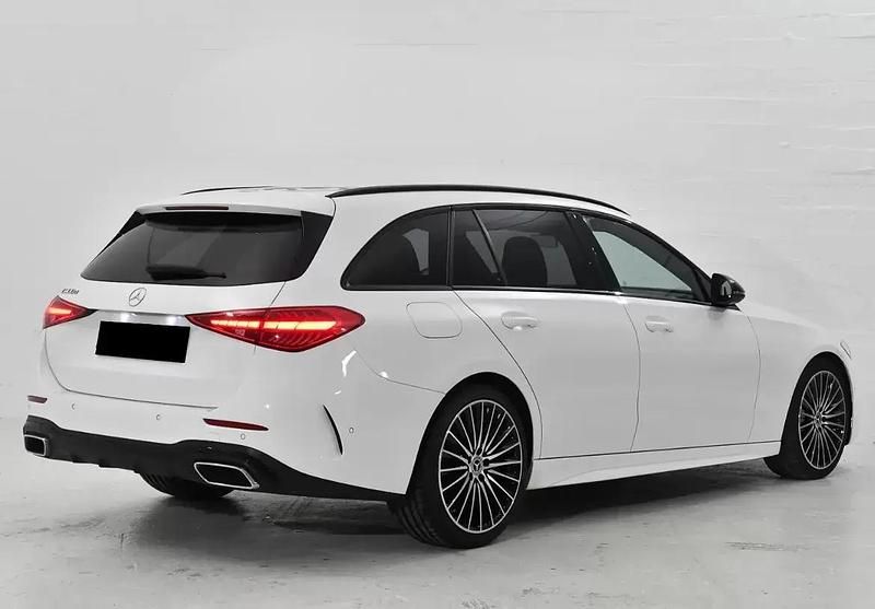 Usado Mercedes C300 AMG line 265 HP (194 kW) 2023 Branco Carrinha