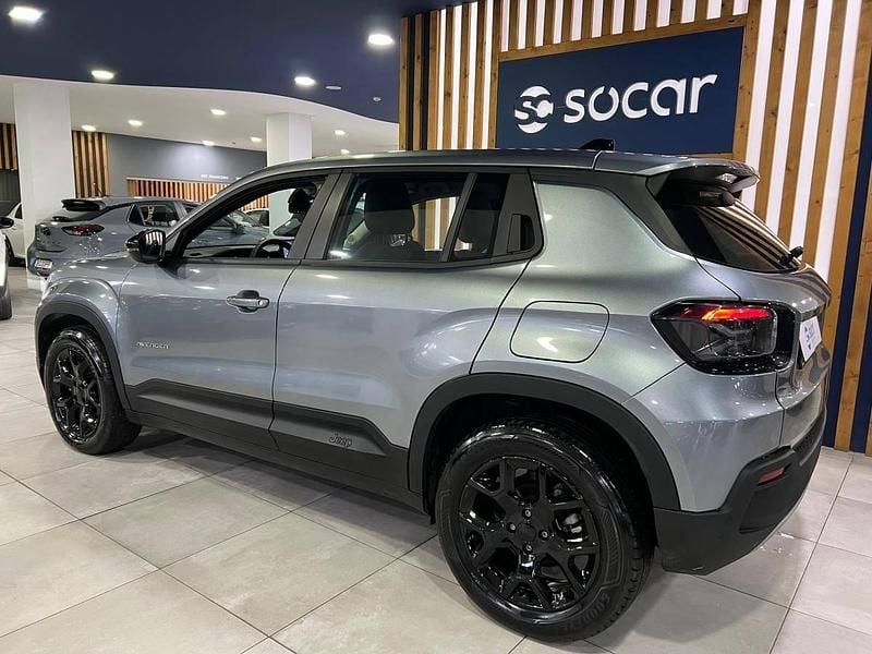 Usado Jeep Avenger Altitude 101 HP (74 kW) 2024 Cinza SUV