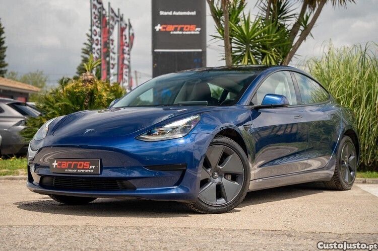 Azul Usado 2021 Tesla Model 3 Standard Range Plus Sedan | € 28.900 (Preço justo) - Imagem 1/1