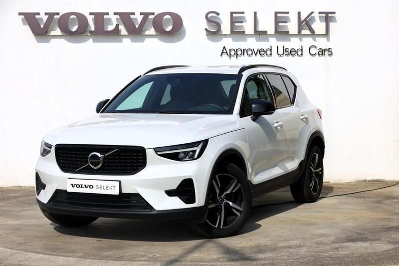 Branco Usado 2024 Volvo XC40 Plus SUV | € 38.700 (Caro) - Imagem 1/4