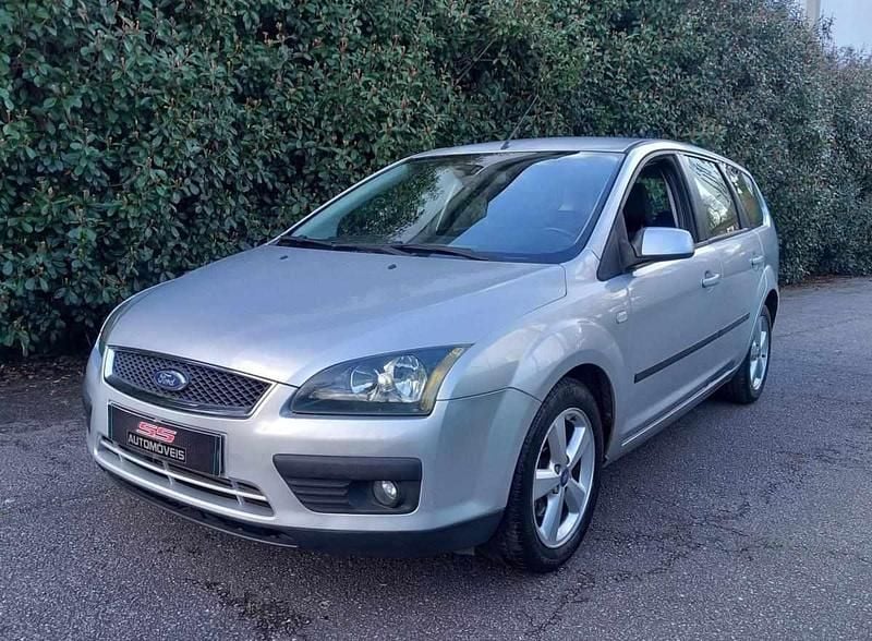 Usado Ford Focus 90 HP (66 kW) 2007 Cinzento Carrinha