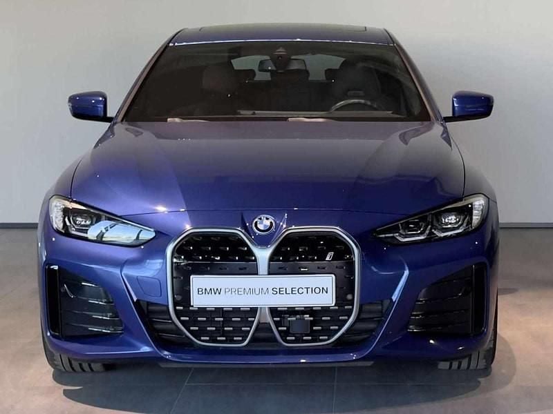 Usado BMW i4 250 kW (340 HP) 2023 Azul Sedan