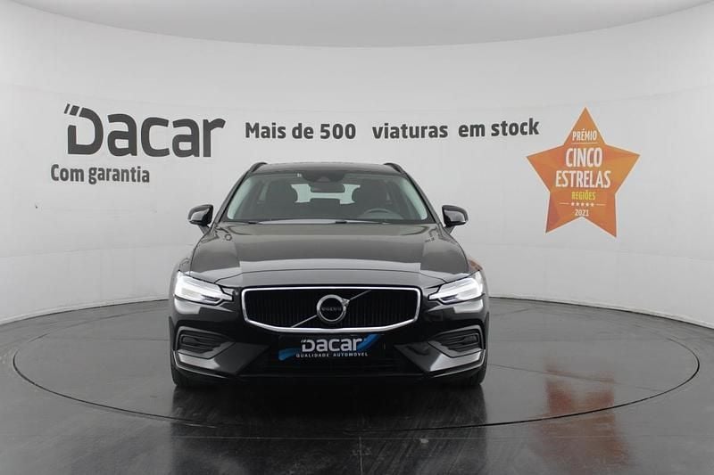 Usado Volvo V60 Momentum 197 HP (144 kW) 2021 Preto Carrinha