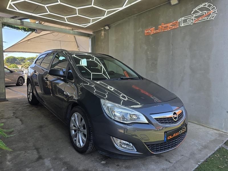 Cinza Usado 2012 Opel Astra Cosmo Carrinha | € 5.990 (Bom preço) - Imagem 1/4