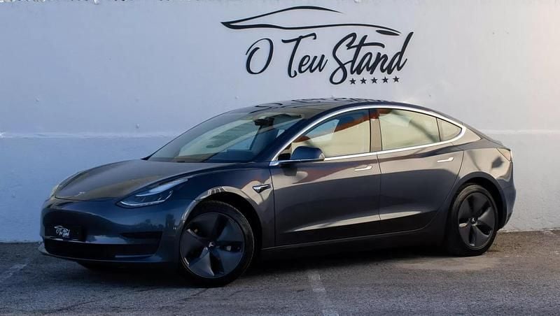 Usado Tesla Model 3 Standard Range Plus 239 kW (325 HP) 2020 Cinza antracite Sedan