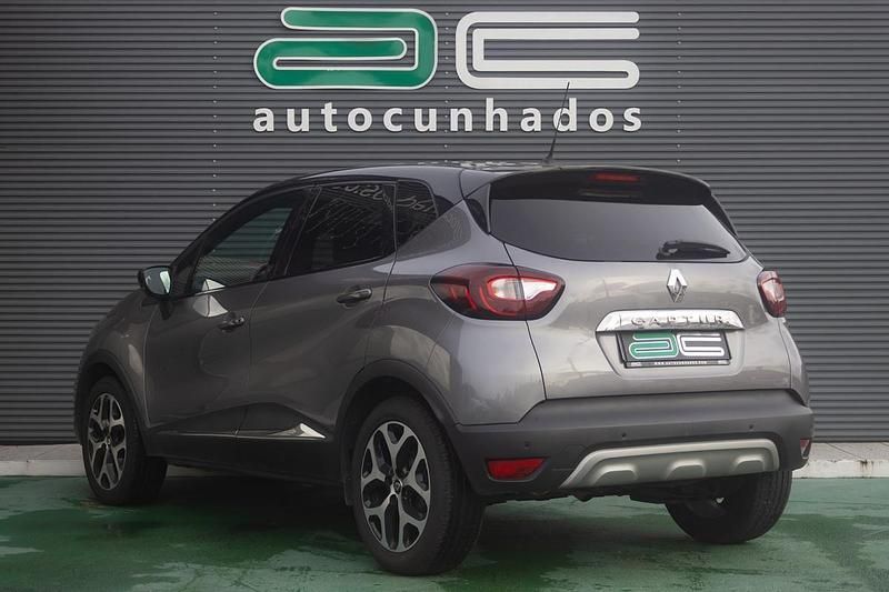 Usado Renault Captur 90 HP (66 kW) 2018 Cinza SUV