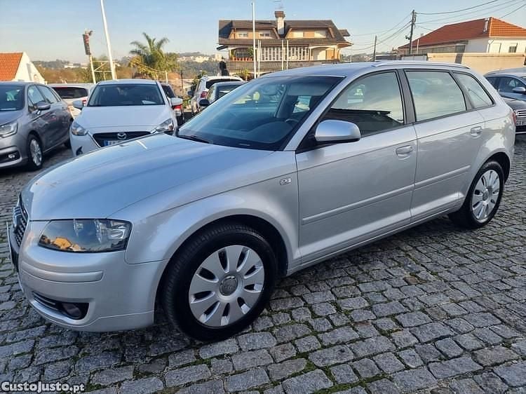 Cinza Usado 2007 Audi A3 Sportback Sport Citadino | € 7.250 - Imagem 1/1