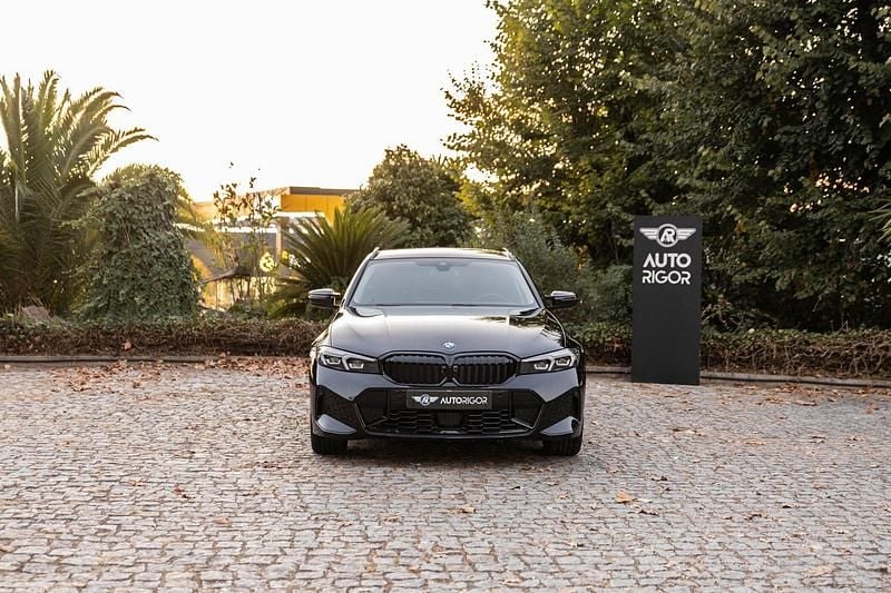 Preto Usado 2023 BMW 320 Carrinha | € 42.900 - Imagem 1/4