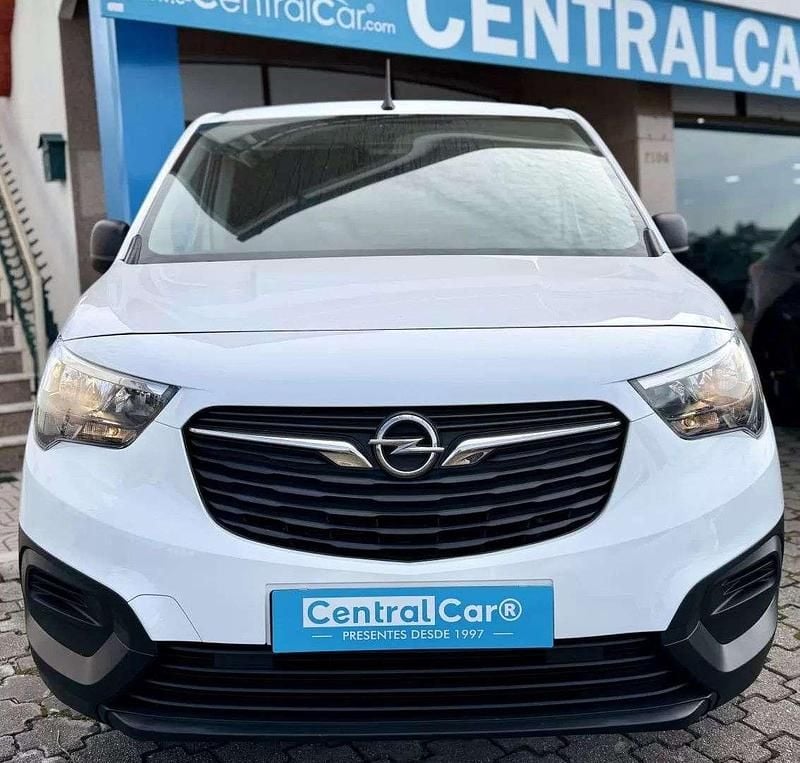 Usado Opel Combo Enjoy 102 HP (75 kW) 2023 Branco