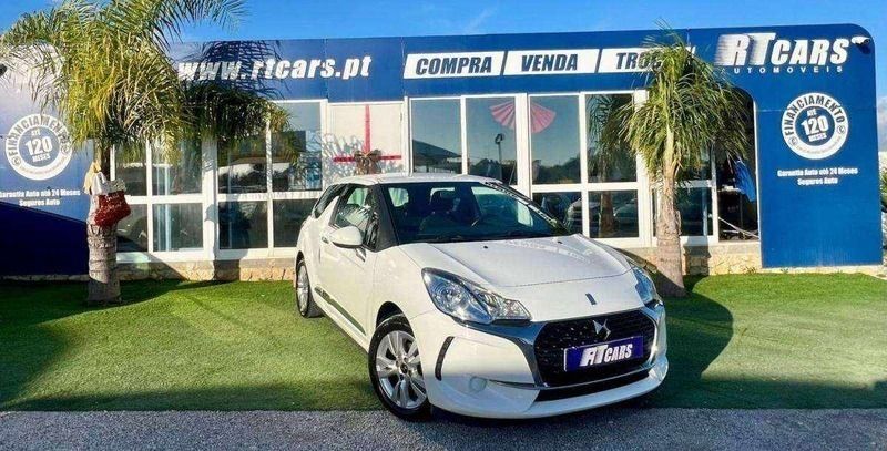 Branco Usado 2016 Citroën DS3 Chic Citadino | € 10.980 - Imagem 1/4