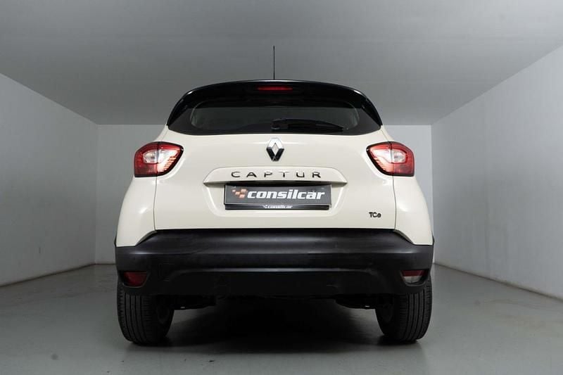 Usado Renault Captur Expression 90 HP (66 kW) 2016 Branco SUV