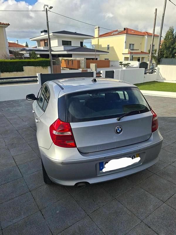 Cinzento Usado 2011 BMW 118 Citadino | € 10.650 (Bom preço) - Imagem 1/2