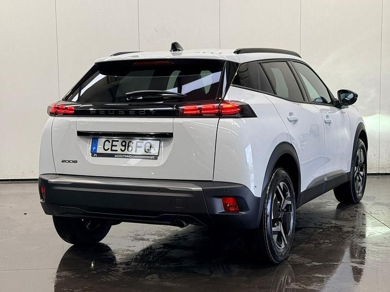 Usado Peugeot 2008 Allure 102 HP (75 kW) 2026 Branco SUV