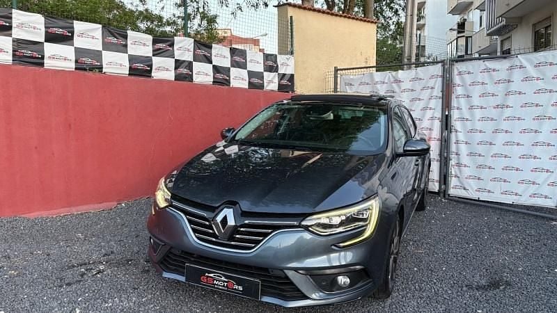 Cinza Usado 2021 Renault Mégane IV Techno Sedan | € 13.900 (Super Preço) - Imagem 1/4
