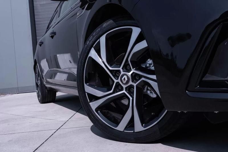 Usado Renault Mégane IV R.S. 115 HP (84 kW) 2021 Preto Citadino