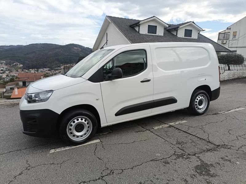 Branco Usado 2020 Citroën Berlingo Monovolume | € 12.000 (Bom preço) - Imagem 1/4