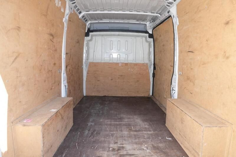 Usado Peugeot Boxer 140 HP (102 kW) 2021 Branco Van