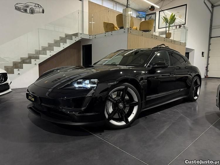 Usado Porsche Taycan Sport Turismo 319 kW (435 HP) 2024 Preto Carrinha
