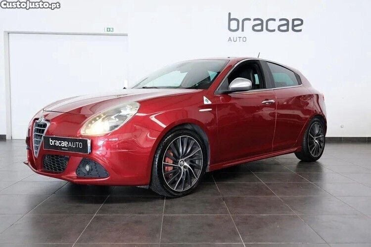 Vermelho Usado 2011 Alfa Romeo Giulietta Quadrifoglio Verde Citadino | € 13.500 - Imagem 1/1