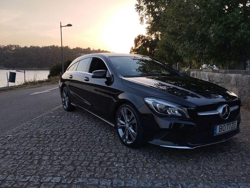 Usado 2017 Mercedes CLA220 Sedan | € 19.000 (Super Preço) - Imagem 1/4