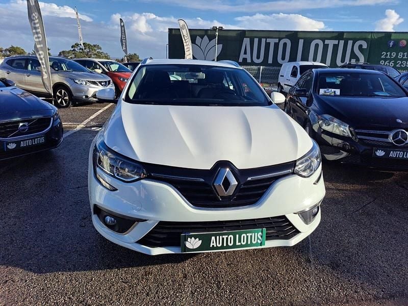 Branco Usado 2019 Renault Mégane GrandTour Business Carrinha | € 12.970 (Caro) - Imagem 1/4