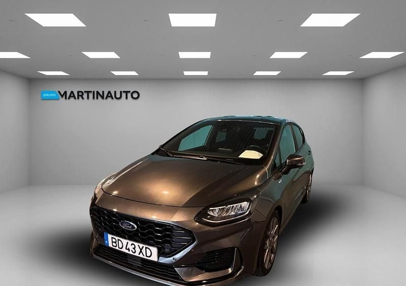 Cinza Usado 2023 Ford Fiesta ST-Line Citadino | € 18.900 (Preço justo) - Imagem 1/4