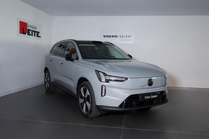 Cinza Novo 2025 Volvo EX90 Core SUV | € 76.870 - Imagem 1/4