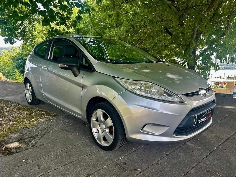 Usado Ford Fiesta 85 HP (62 kW) 2011 Cinzento Citadino