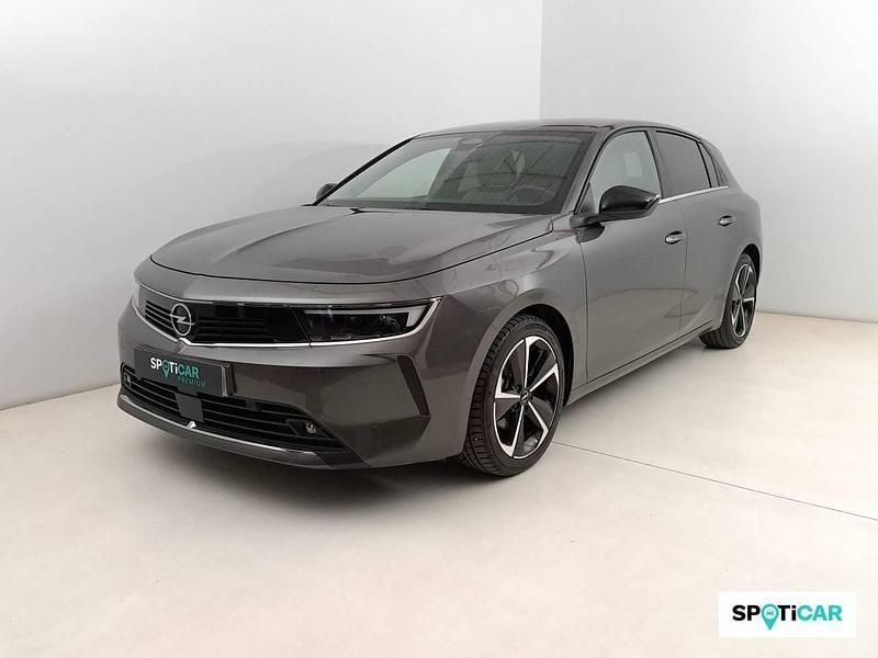 Cinzento Usado 2023 Opel Astra Elegance Citadino | € 21.390 (Preço justo) - Imagem 1/4