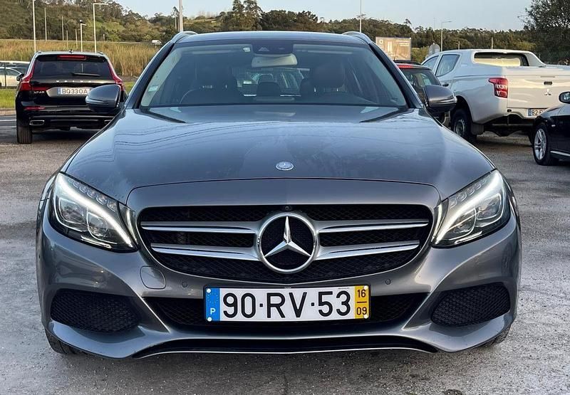 Usado Mercedes C300 Avantgarde 231 HP (169 kW) 2016 Cinza Carrinha