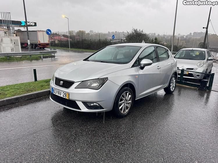 Usado Seat Ibiza Reference 70 HP (51 kW) 2013 Cinza