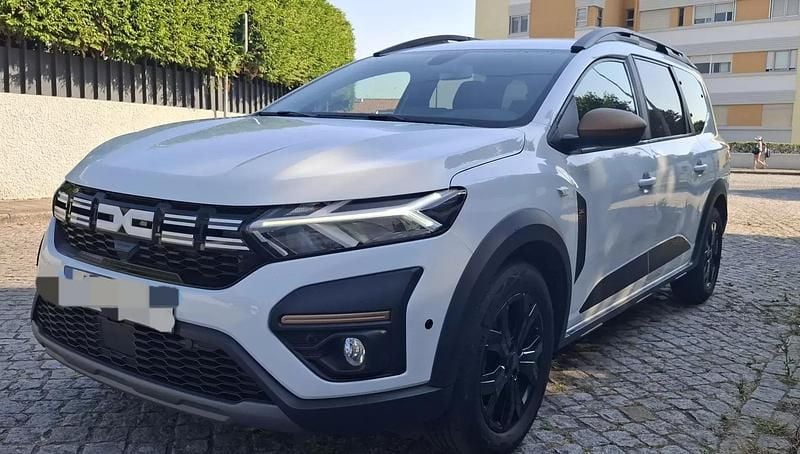 Branco Usado 2024 Dacia Jogger Extreme Monovolume | € 21.500 (Caro) - Imagem 1/4